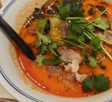 Herb Tomato Beef Noodles