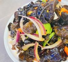 Shredded Onion with Wood Ear Mushrooms