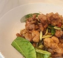 Lemon Leaf Lemongrass Stir-Fried Chicken