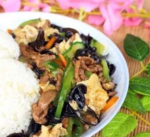 Wood Ear Mushroom and Pork Rice Bowl