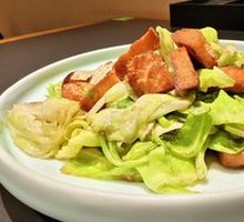 Stir-fried BaoBao Cabbage with Naan