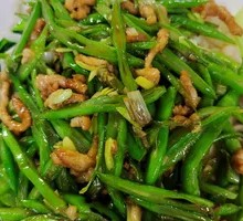 Braised Lentils with Shredded Pork Noodles