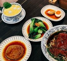 Shanghai-style Braised Pork Noodles