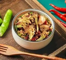 Stir-fried garlic shoots with pork