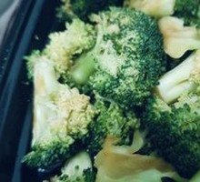 Steamed Broccoli with Soy Sauce