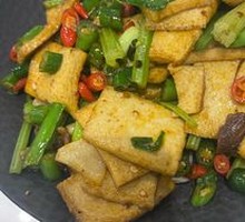 Spicy Pot-Braised Tofu with Leaves