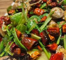 Spicy Stir-Fried Clams