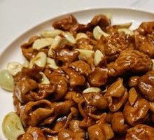 Stewed Pork Intestines with Garlic