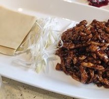Spring Roll with Sweet Soy Sauce Shredded Pork