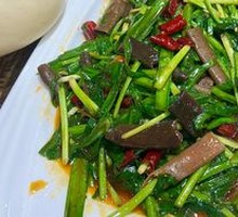Stir-fried Leek with Sea Cucumber