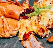 Garlic Cheese Baked Boston Lobster