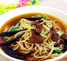 Thin Noodles with Beef Sauce