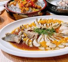 Steamed River Perch with Fresh Yellow Pepper