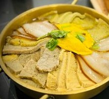 Three-color Tofu Hot Pot