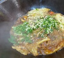 Stewed Pork Ribs in Iron Pot