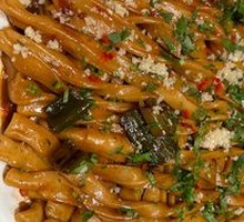Stewed Green Beans with Steamed Dough Rolls