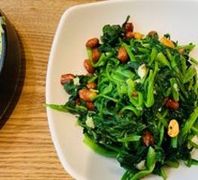 Pine Nut Spinach