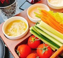 Vegetable Salad Pita Plate