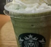 Vanilla Iced Latte Matcha Iced Latte