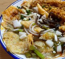 Fried Egg Snail Noodles