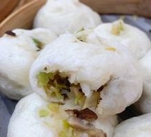 Braised Mushroom and Cabbage Dumplings