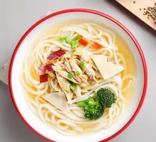 Spicy麻 Chicken Noodle Soup
