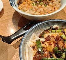 Stir-fried Pork with Wide Noodles
