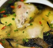 黄山石耳鸡汤