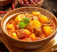 Braised Beef Brisket with Tomato and Potato in Clay Pot