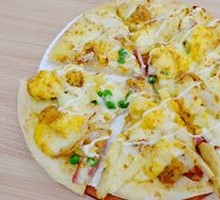 Golden Salted Egg Yolk Chicken Pizza