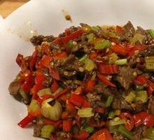 Stir-Fried Beef with Yellow Onion