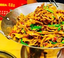 Stewed bamboo shoots with smoked pork