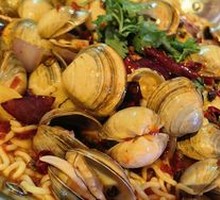 Sweet and Spicy Clams with Paulownia