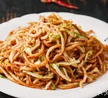 Stir-Fried Noodles with Shredded Pork