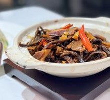 Stir-fried Pig's Trotter with Deer Antler Mushroom