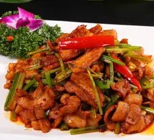 Village Girl's Stir-Fried Pork