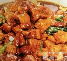 Braised Pork with Tofu Puffs