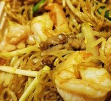 Singapore-style Fried Rice Noodles
