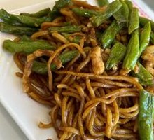 Beijing-style Braised Noodles with Green Beans