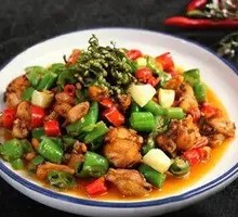 Spicy Pepper Stir-Fried Chicken