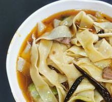 Stir-Fried Beef with Wide Noodles