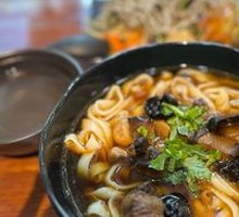 Braised Pork Noodles with Hand-cut Style
