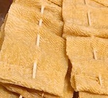Oil-soaked tofu skin