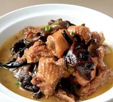 Chicken Cubes with Mushrooms and Vermicelli