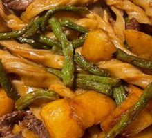Stewed Spare Ribs with Green Beans and Steamed Buns