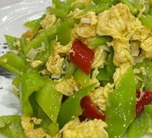 Stir-Fried Eggs with Green Peppers