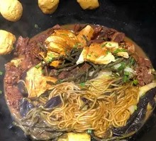 Stir-fried Free-range Chicken in Iron Pot