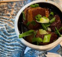 Braised Pork and Tofu Hot Pot