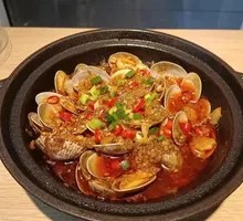 Garlic Steamed Clams