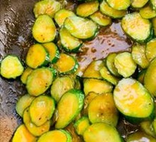 Stir-Fried Cucumber Slices